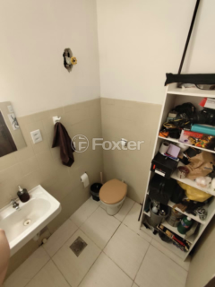 Image 19 - 900019