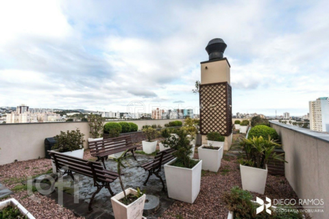 Image 9 - 900105