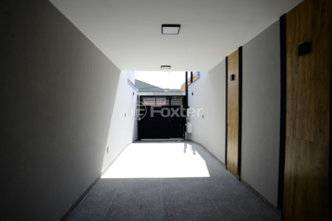 Image 32 - 900138