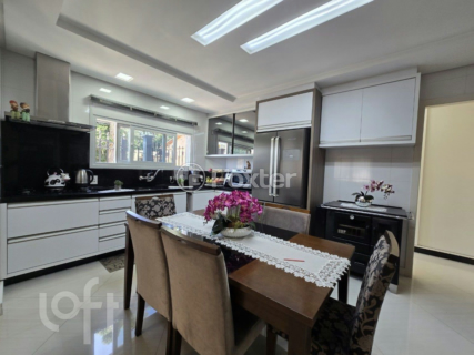 Image 3 - 900195