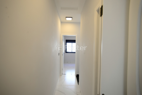Image 30 - 900228