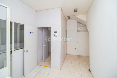 Image 22 - 900420