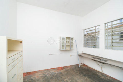 Image 30 - 900420