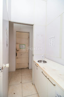 Image 32 - 900420