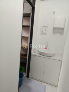 Image 7 - 900423