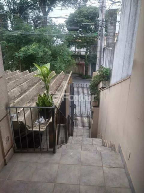Image 12 - 900510