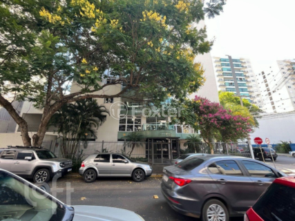 Image 1 - 900607