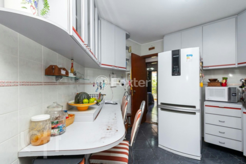 Image 8 - 900675
