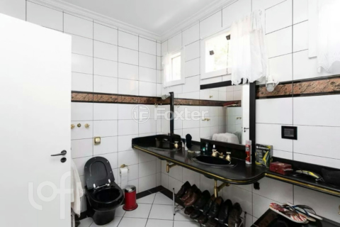 Image 20 - 901676