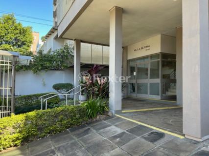 Image 11 - 902282