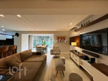 Image 8 - 904653