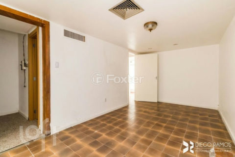 Image 21 - 905644