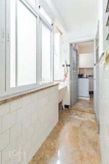 Image 3 - 908009