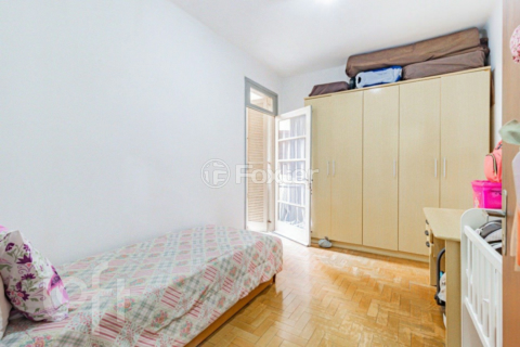 Image 7 - 908009