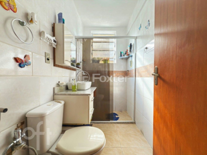 Image 32 - 908395