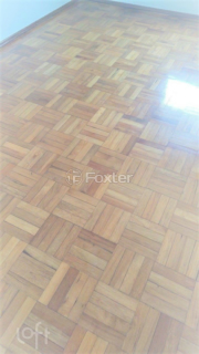 Image 10 - 908677