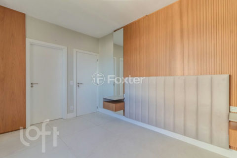 Image 34 - 908976