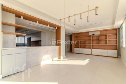 Image 8 - 908976