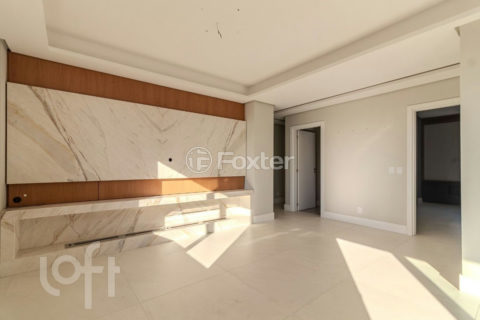 Image 10 - 908976