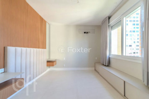 Image 32 - 908976