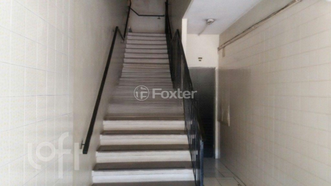 Image 3 - 909060