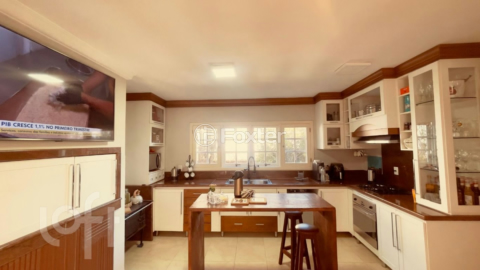 Image 33 - 909297