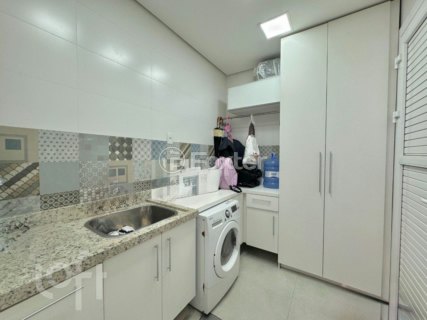 Image 5 - 909309