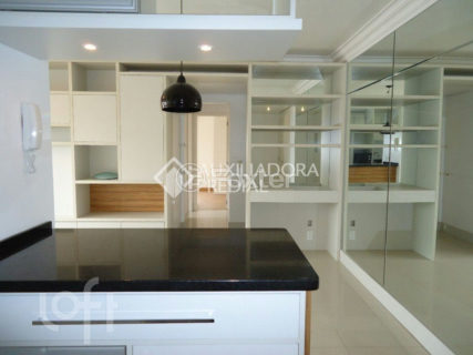 Image 4 - 909877