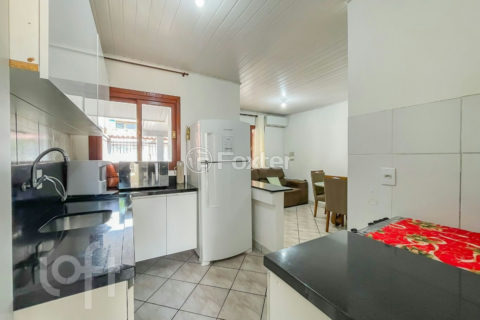 Image 3 - 910985