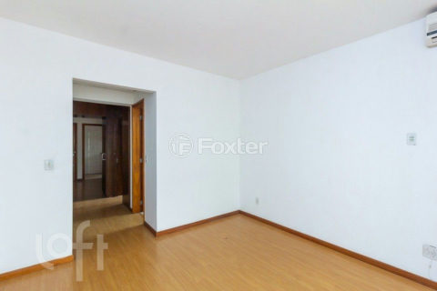 Image 5 - 911281