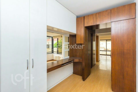 Image 7 - 911281