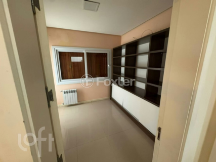 Image 6 - 911350