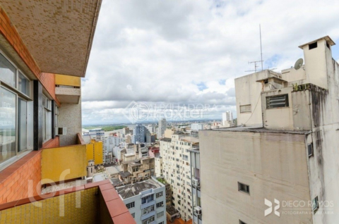 Image 37 - 912077