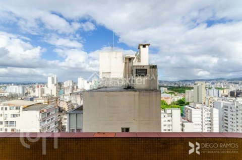 Image 38 - 912077
