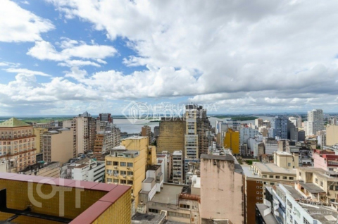 Image 32 - 912077