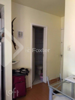 Image 4 - 912986