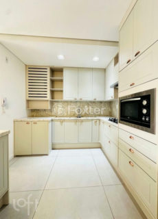 Image 22 - 913606