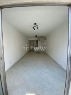 Image 4 - 915044