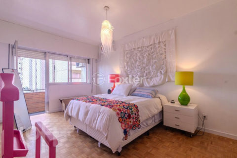 Image 12 - 915160