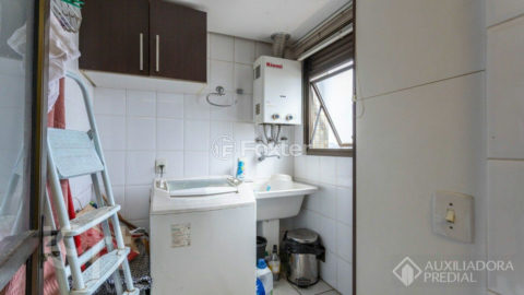 Image 21 - 915328