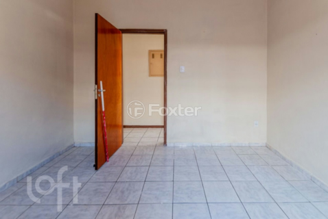 Image 37 - 915330