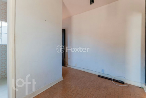 Image 7 - 915330