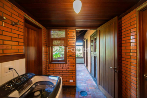 Image 33 - 915385