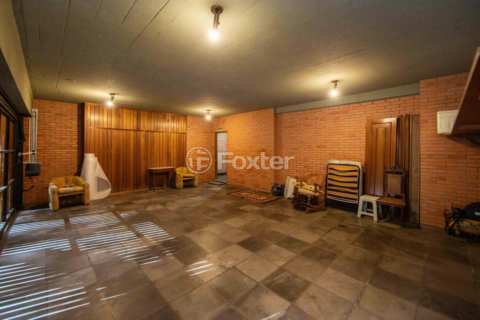 Image 39 - 915385