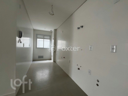 Image 8 - 915451