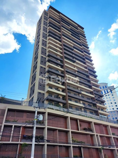 Image 8 - 915512