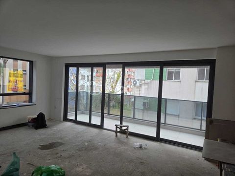 Image 4 - 915516