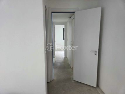 Image 5 - 915516