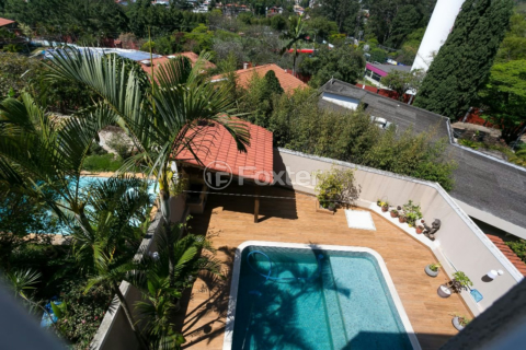 Image 11 - 915530