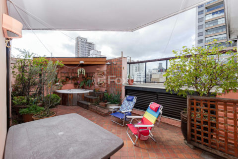 Image 38 - 915542